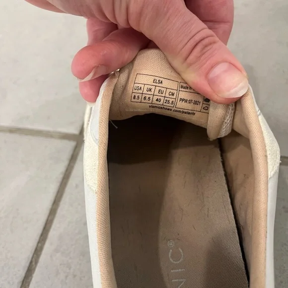 Vionic sneakers - Picture 3 of 6